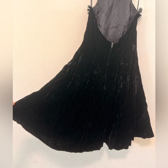 Vintage Betsy & Adam Embellished Sequin Crushed Black Velvet Halter Dress 5/6 - Picture 10 of 13